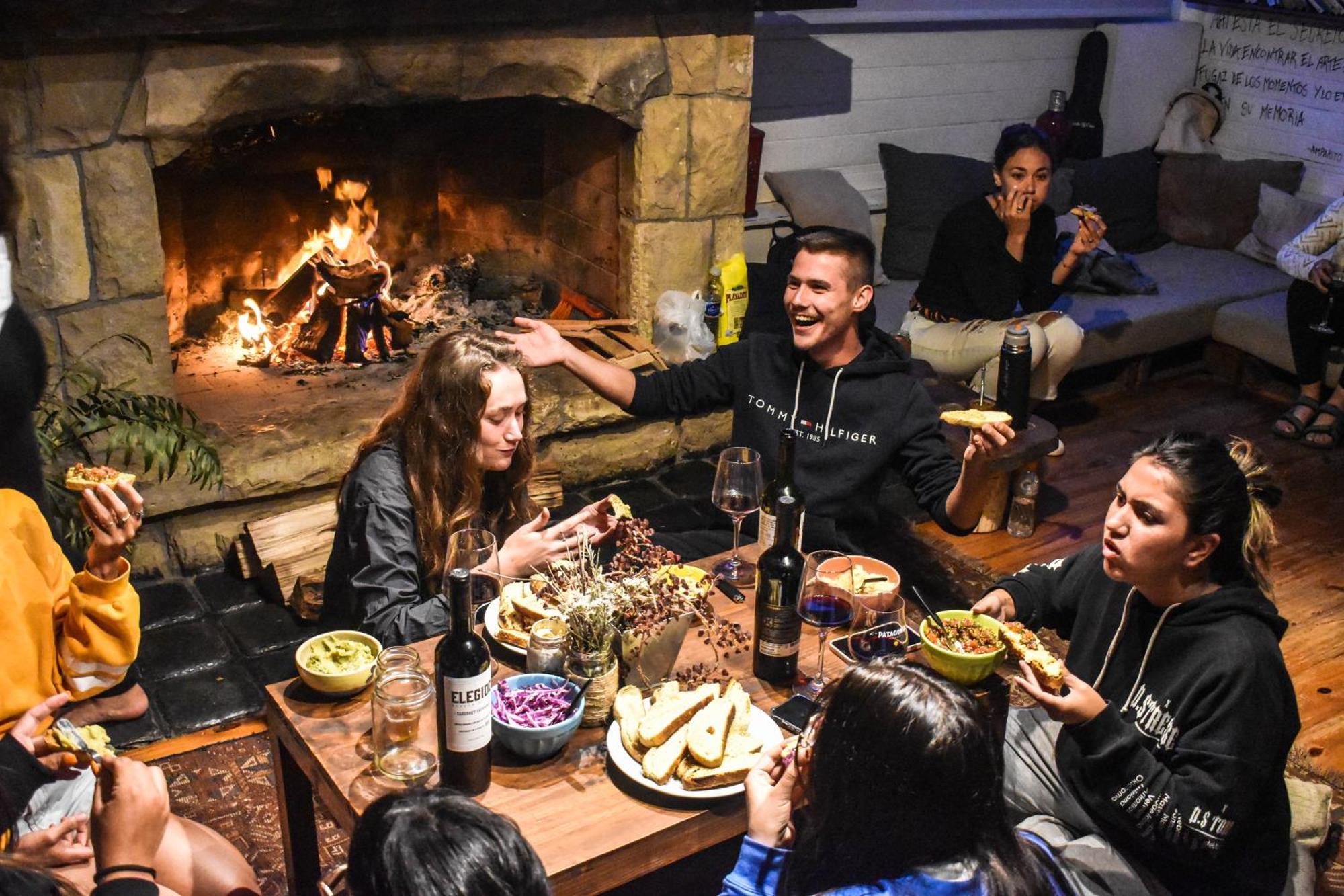Indomito Hostel San Carlos de Bariloche Exteriör bild
