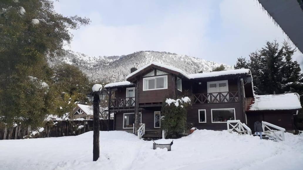 Indomito Hostel San Carlos de Bariloche Exteriör bild