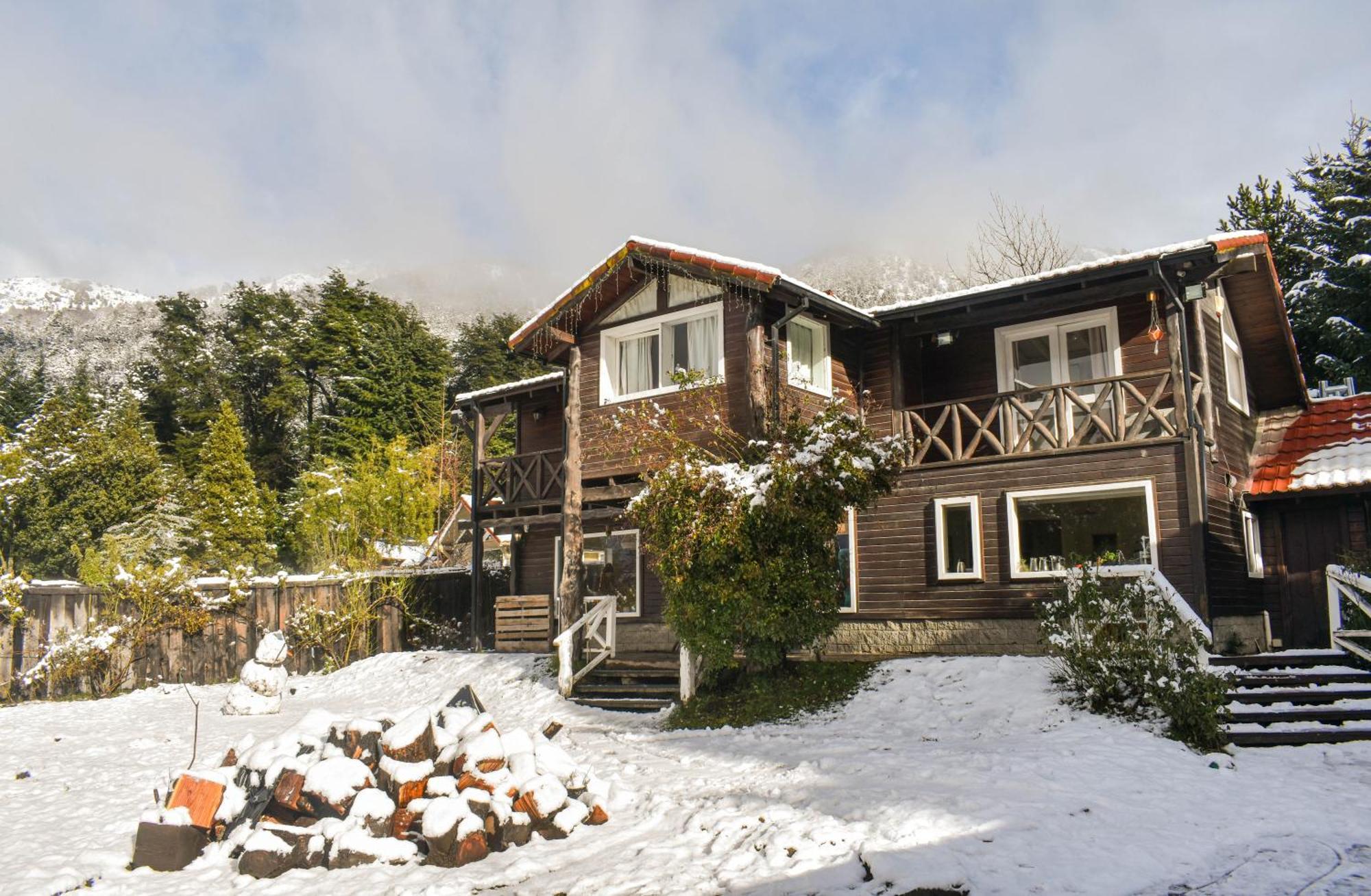 Indomito Hostel San Carlos de Bariloche Exteriör bild